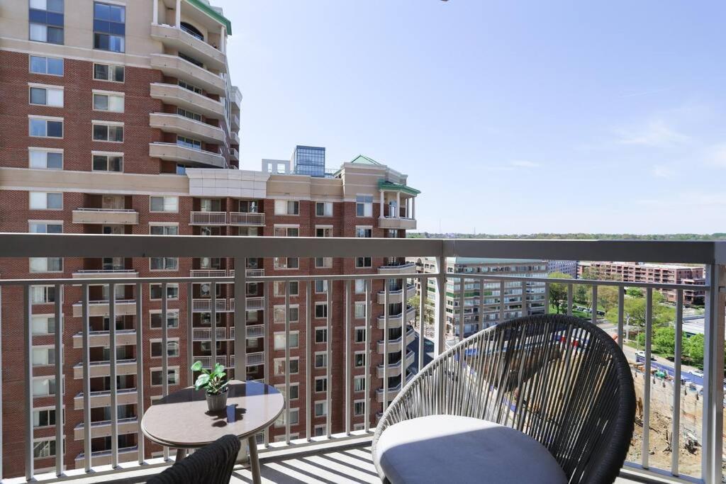 Bright Apartment Walk To Ballston Metro Арлінгтон Екстер'єр фото