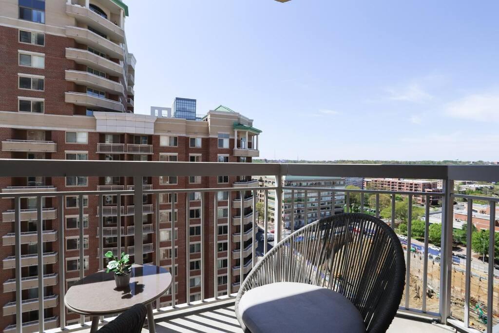 Bright Apartment Walk To Ballston Metro Арлінгтон Екстер'єр фото