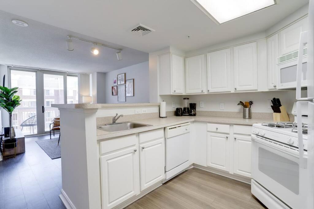 Bright Apartment Walk To Ballston Metro Арлінгтон Екстер'єр фото