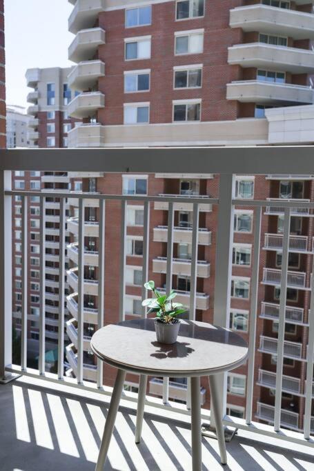 Bright Apartment Walk To Ballston Metro Арлінгтон Екстер'єр фото